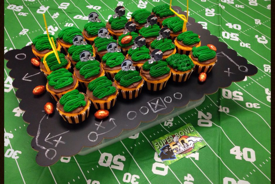Superbowl cupcakes disply