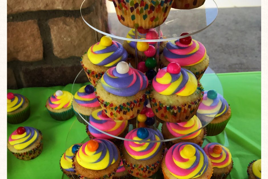 Triple color cupcakes