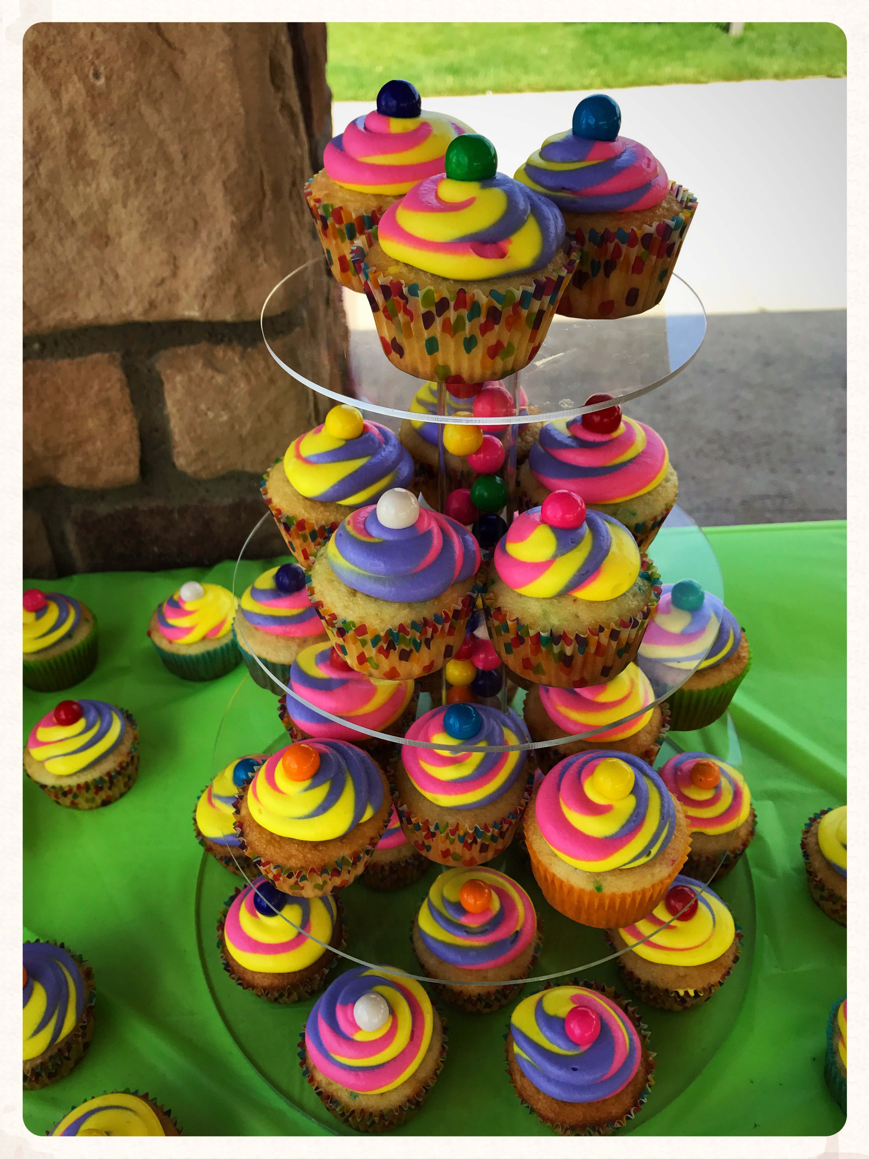 Triple color cupcakes