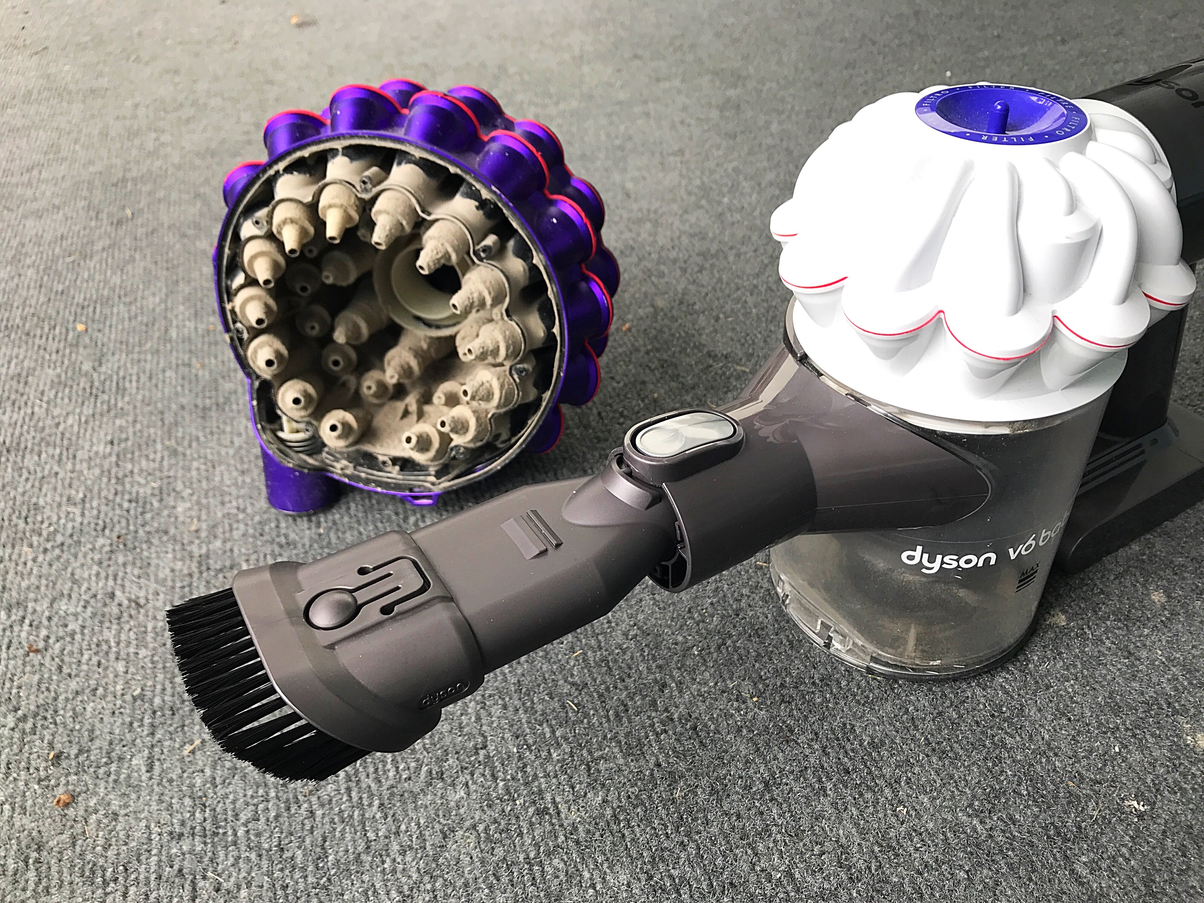 How to Clean A Dyson