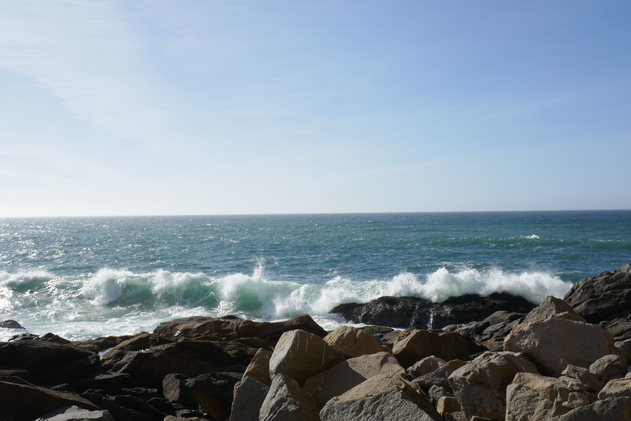 morro rock waves